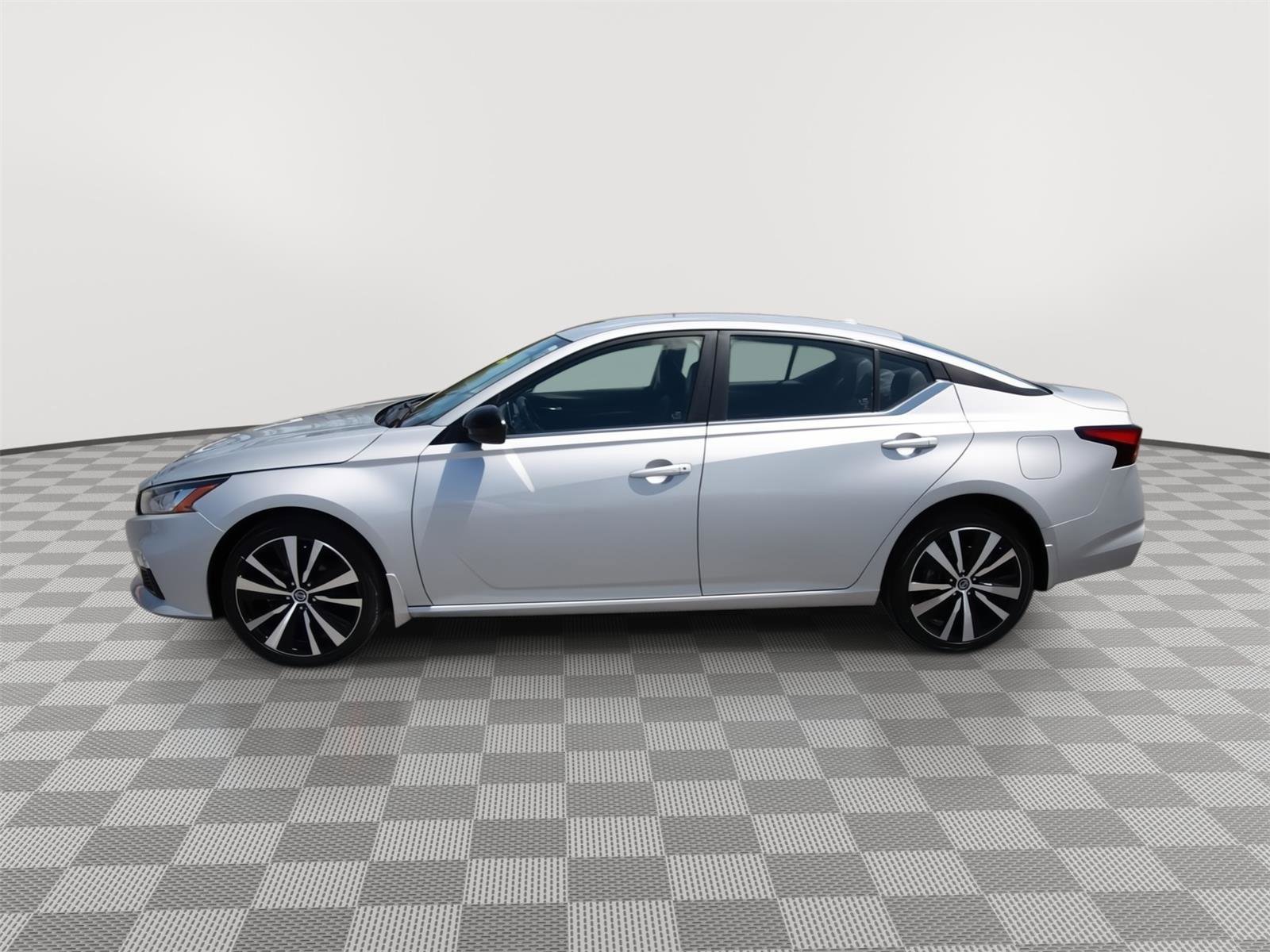 Used 2022 Nissan Altima 2.5 SR AWD/4WD image 8