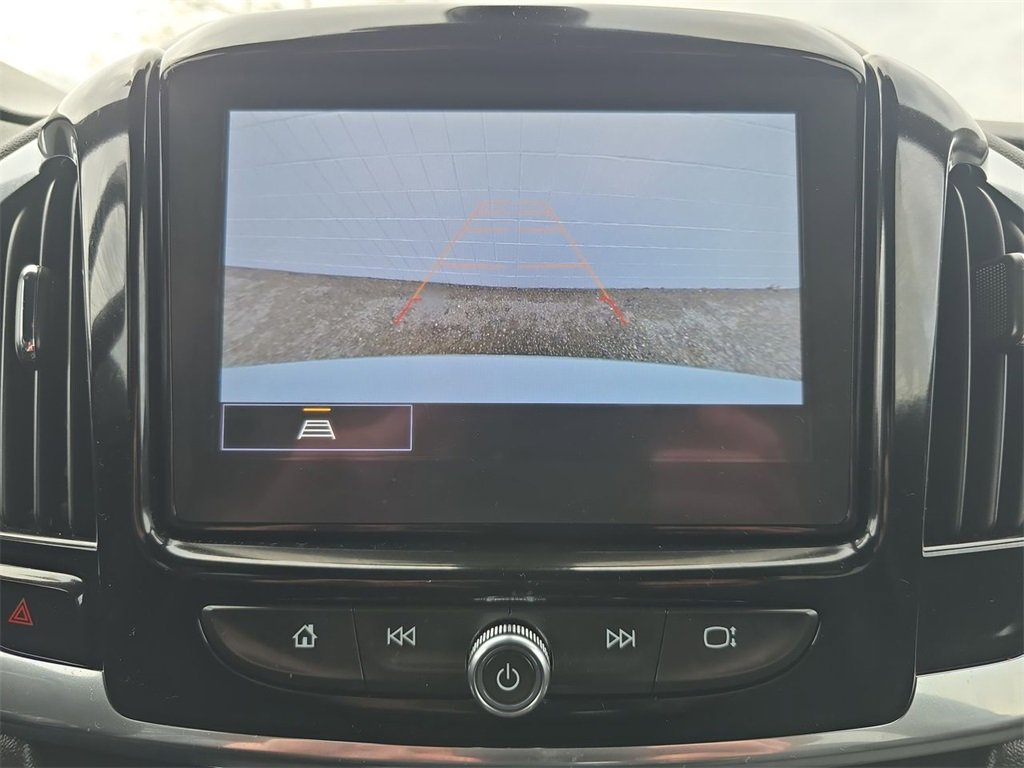 Used 2023 Chevrolet Traverse LT image 15