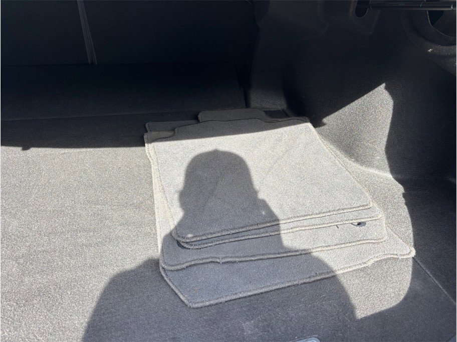 Used 2020 Toyota Avalon XSE FWD image 47