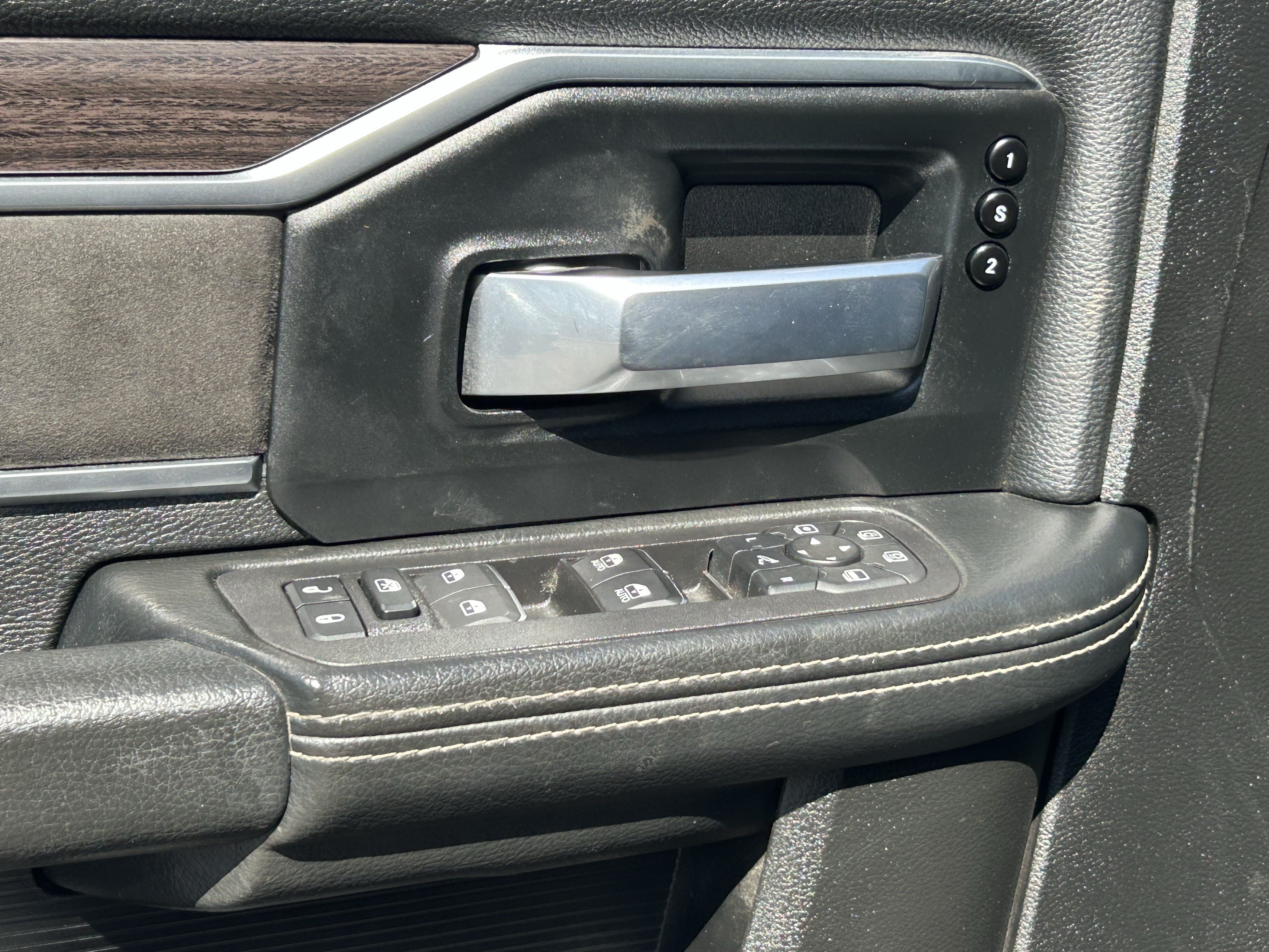 Used 2025 RAM 2500 Laramie AWD/4WD image 19