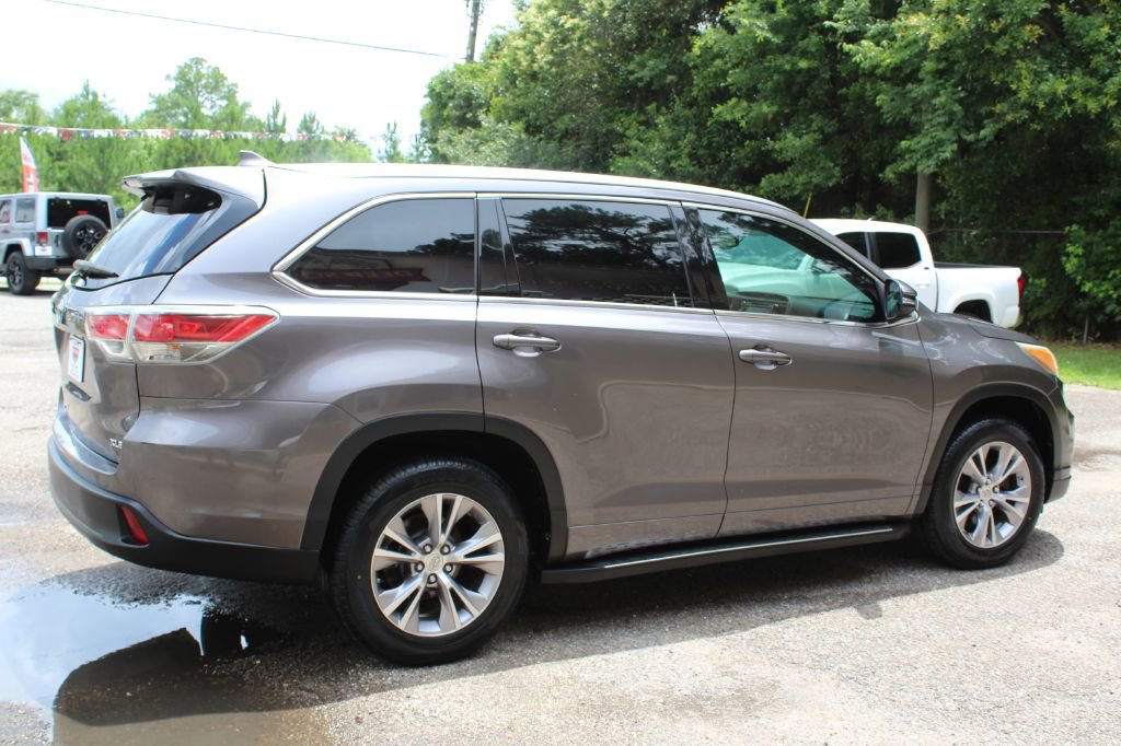 Used 2015 Toyota Highlander XLE image 13