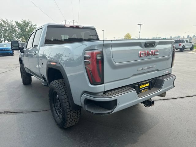 Used 2024 GMC Sierra 2500 AT4 AWD/4WD image 5