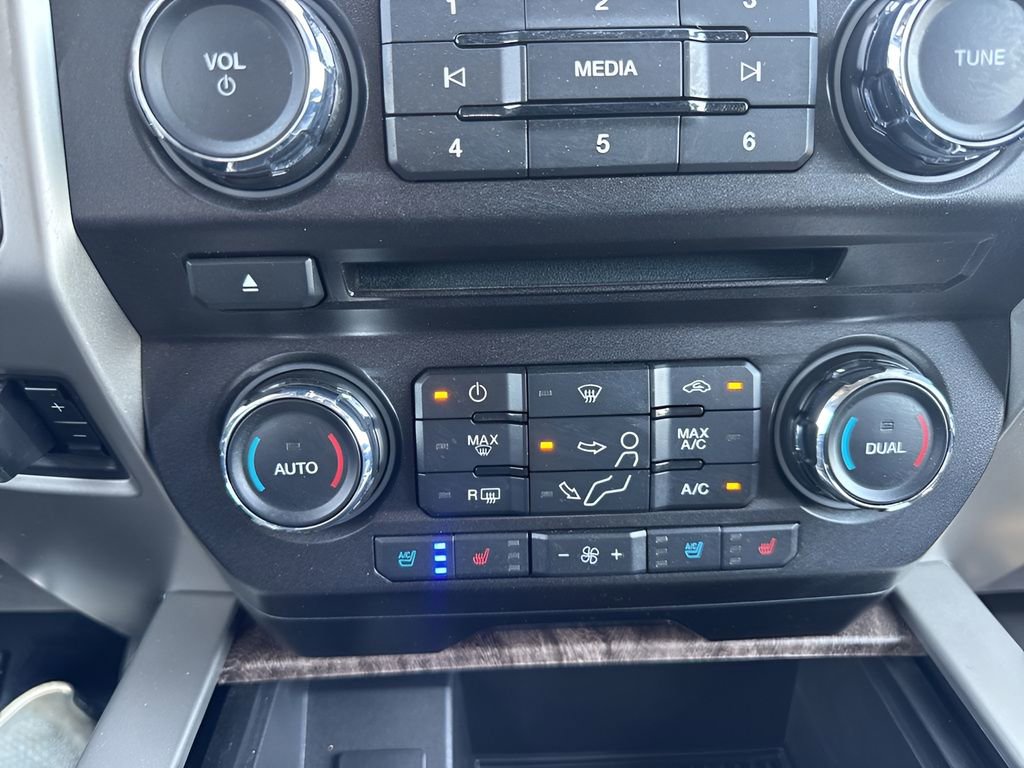 Used 2017 Ford F350 Lariat w/ Tow Technology Bundle AWD/4WD image 19