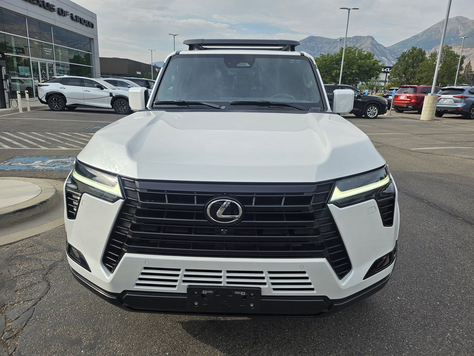 Used 2026 Lexus GX 550 w/ Accessory Package (31) AWD/4WD image 2
