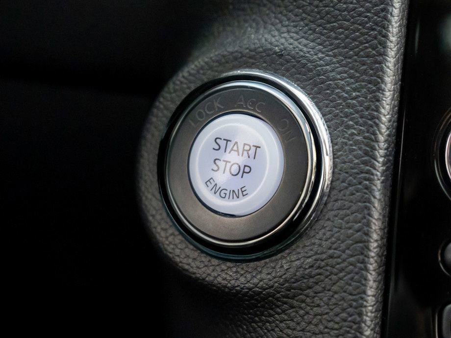 Used 2017 INFINITI QX70 AWD w/ Premium Package image 21