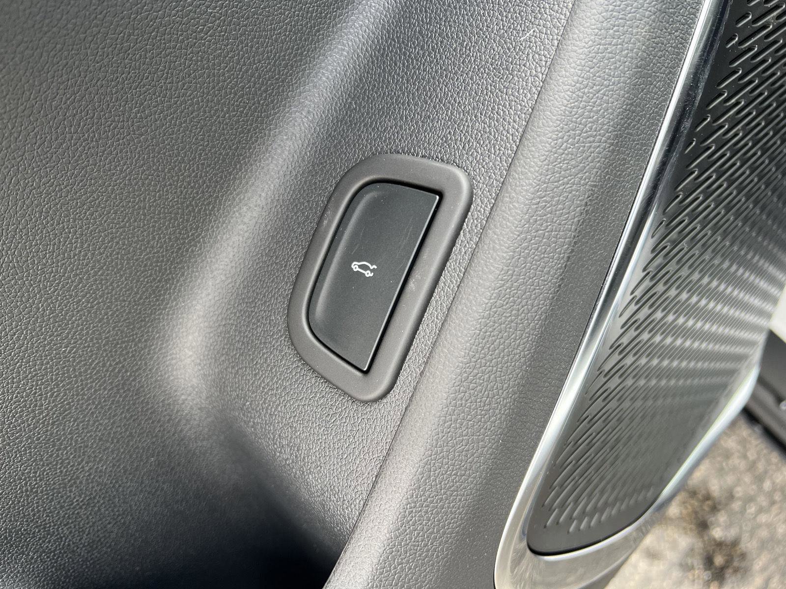 New 2026 GMC Acadia Elevation image 16