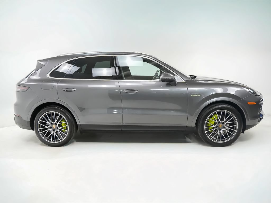 Certified 2022 Porsche Cayenne E-Hybrid AWD/4WD image 9