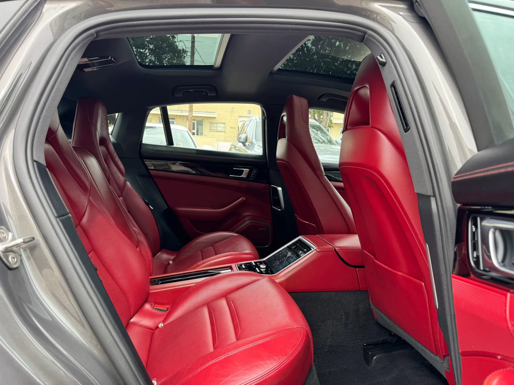 Used 2018 Porsche Panamera 4S AWD/4WD image 29