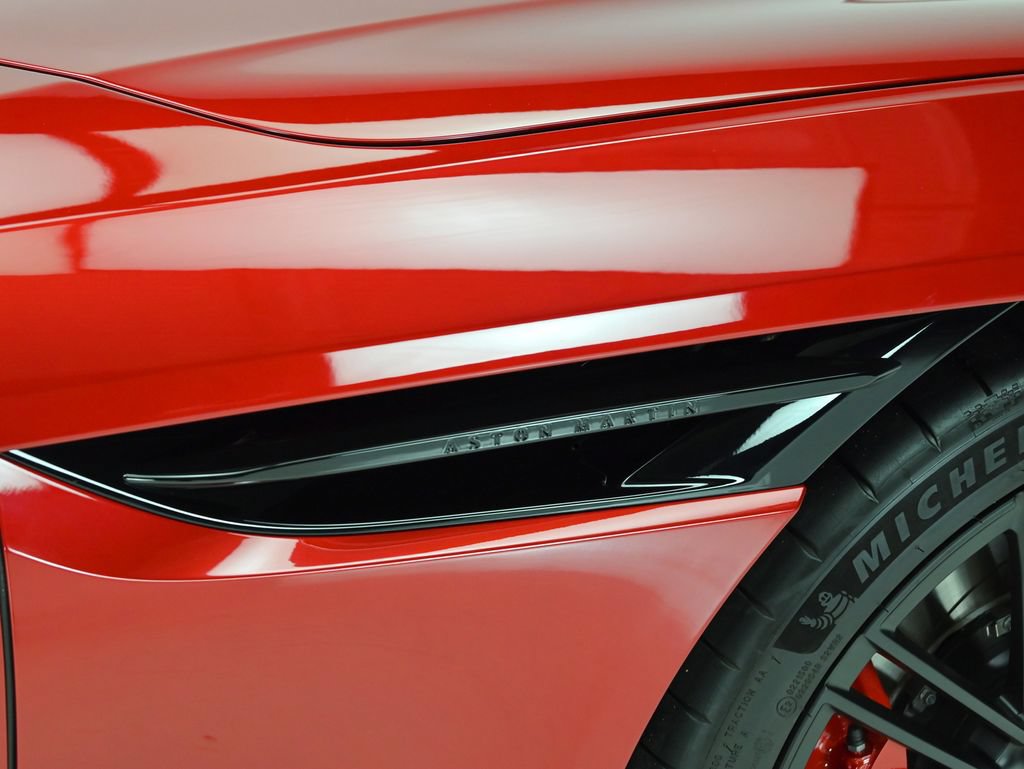 Used 2025 Aston Martin DB12 Convertible RWD image 33