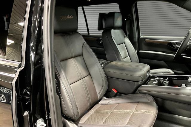 New 2026 Chevrolet Tahoe High Country AWD/4WD image 10
