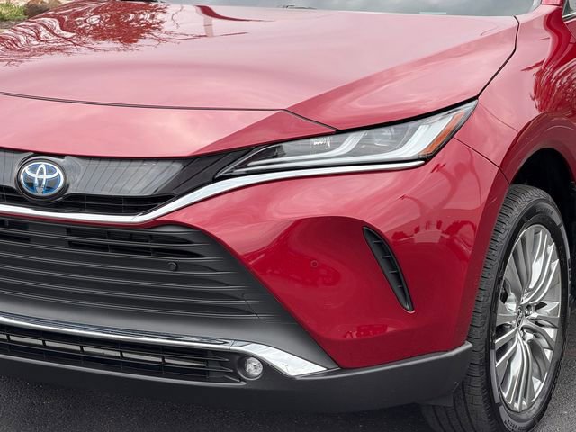 Certified 2023 Toyota Venza XLE image 10