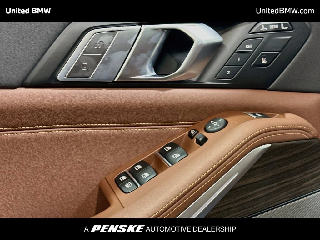 New 2027 BMW X7 xDrive40i w/ M Sport Package AWD/4WD image 3