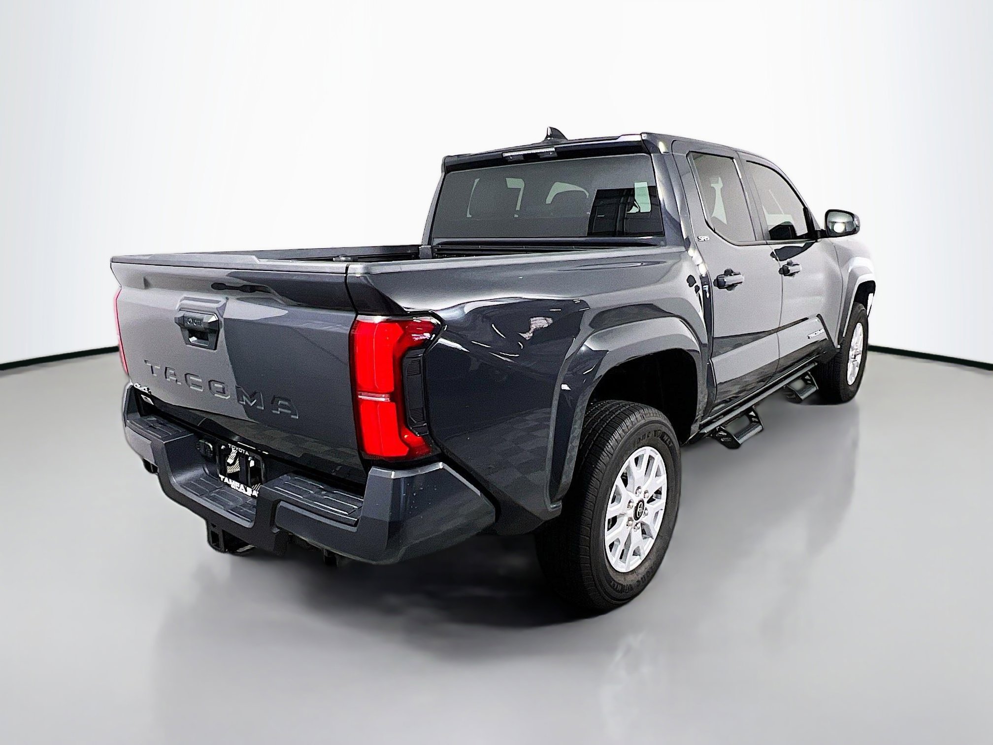 Used 2026 Toyota Tacoma SR5 AWD/4WD image 4