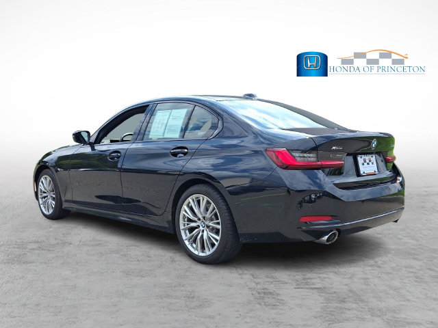 Used 2023 BMW 330i xDrive Sedan w/ Premium Package AWD/4WD image 4