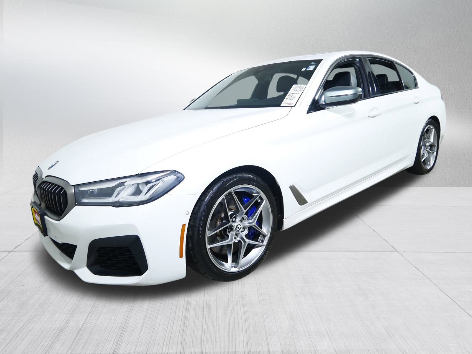 Used 2022 BMW M550i xDrive image 3