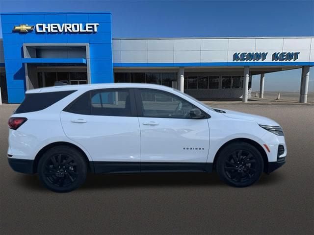Certified 2023 Chevrolet Equinox LS w/ LS Convenience Package FWD image 4