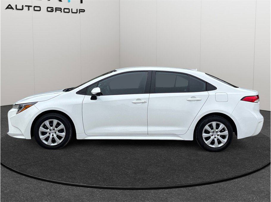 Used 2022 Toyota Corolla LE image 5