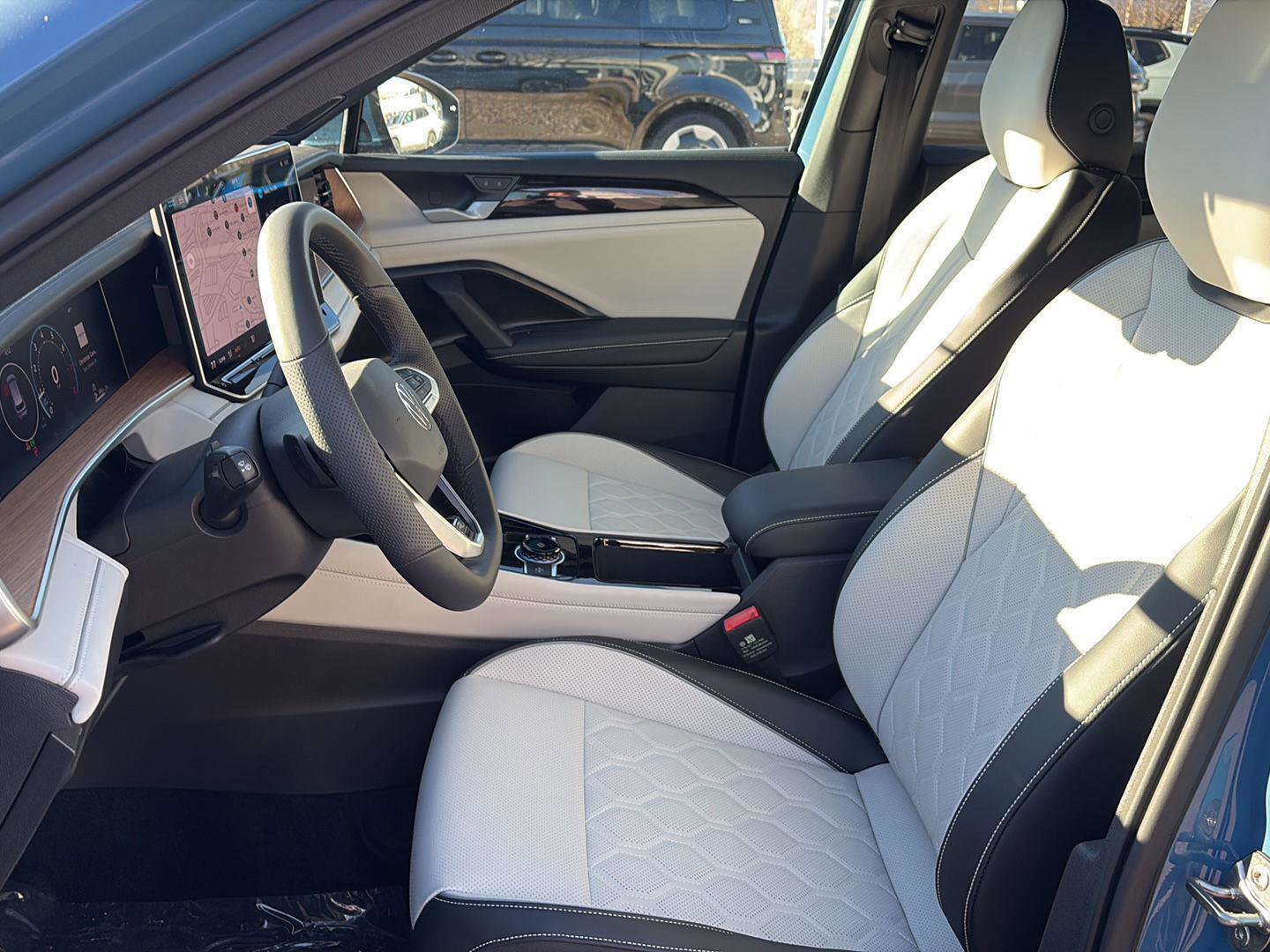 New 2026 Volkswagen Tiguan SEL R-Line image 7