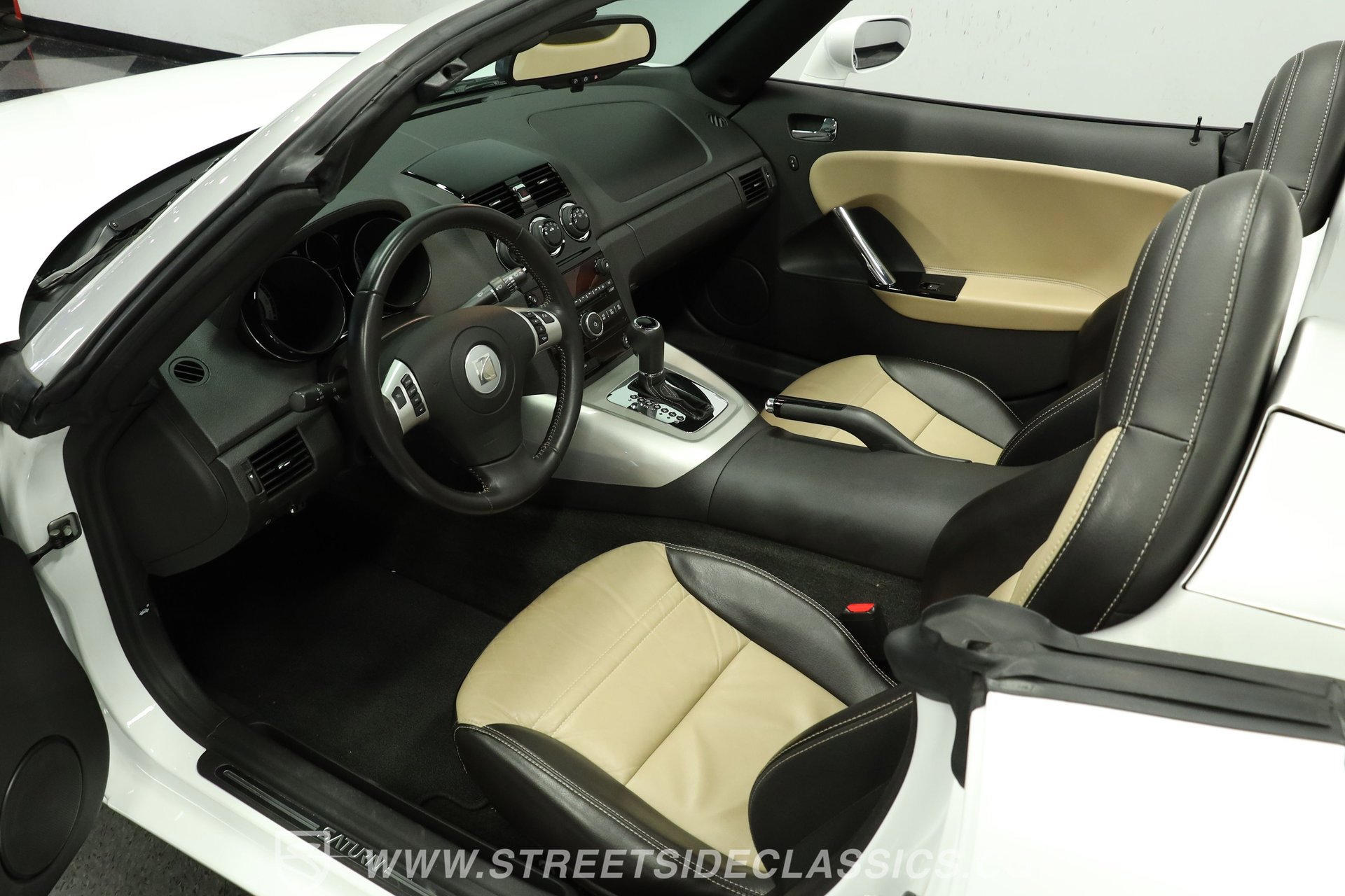 Used 2009 Saturn Sky Red Line image 4