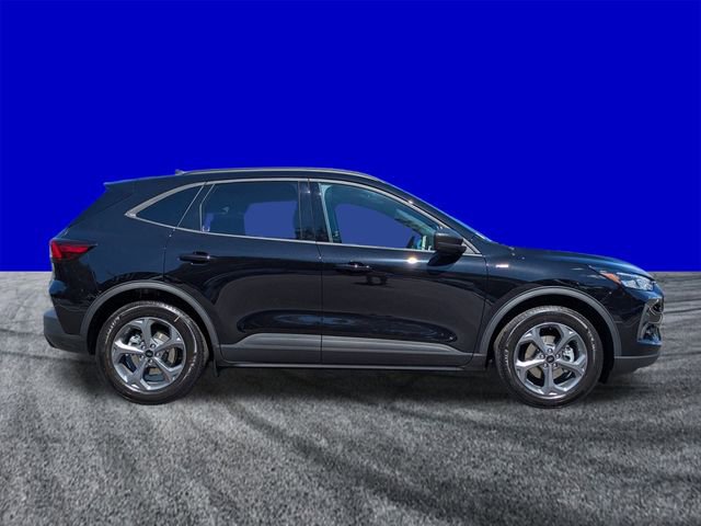Certified 2026 Ford Escape ST-Line w/ Tech Pack #1 FWD image 3