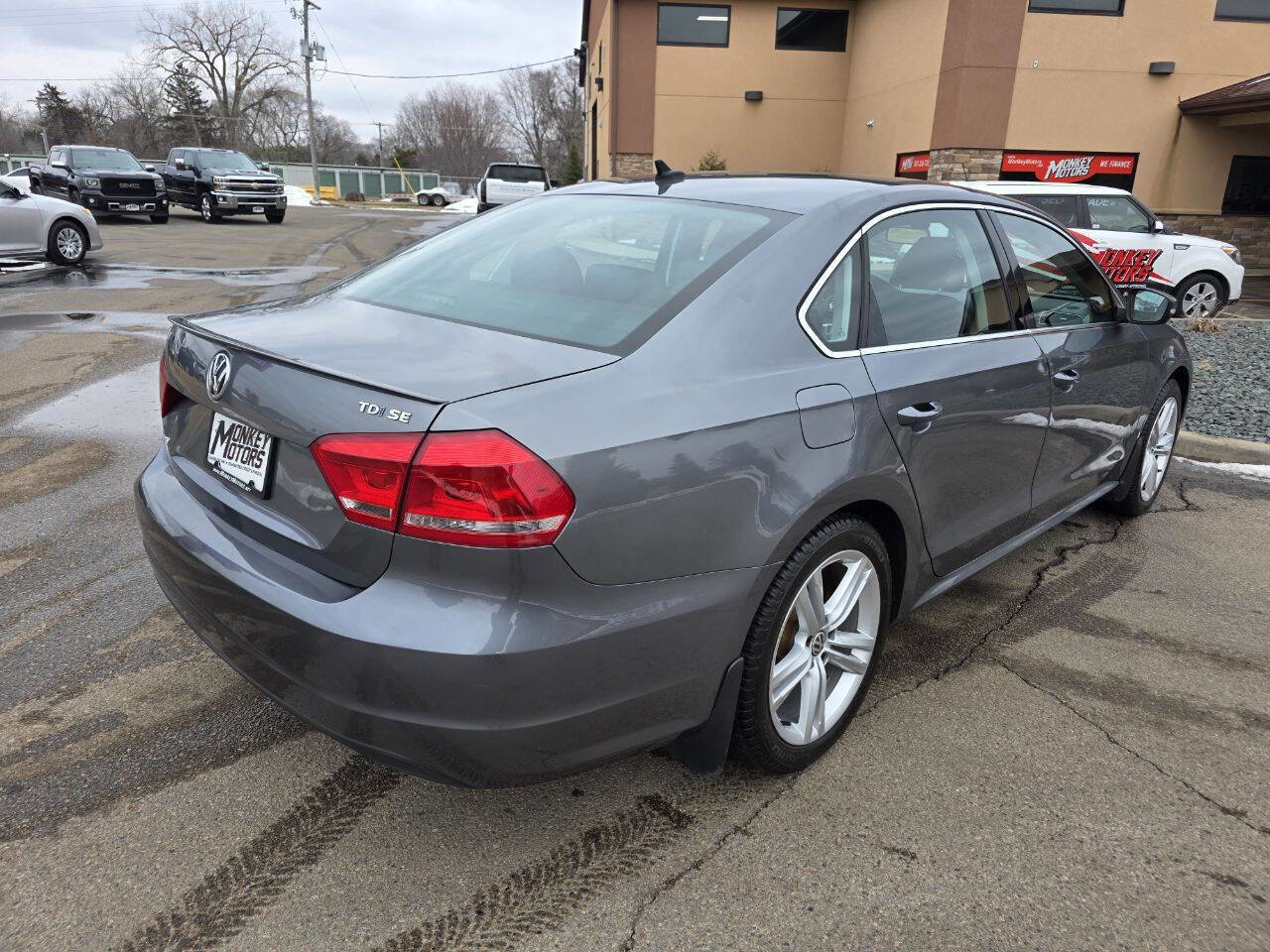 Used 2015 Volkswagen Passat TDI SE image 9