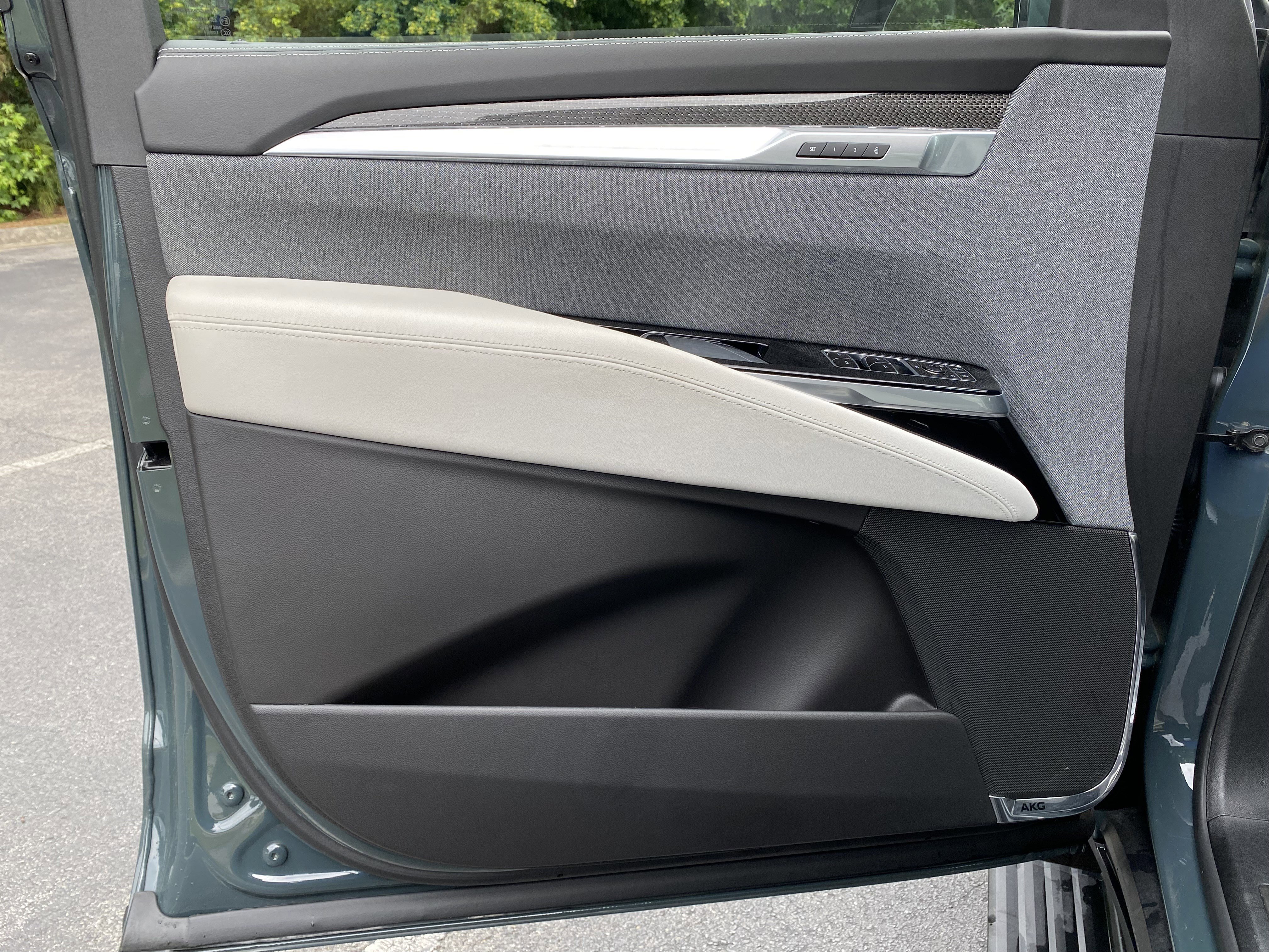 Used 2025 Cadillac Escalade V w/ LPO, Floor Liner Package AWD/4WD image 15