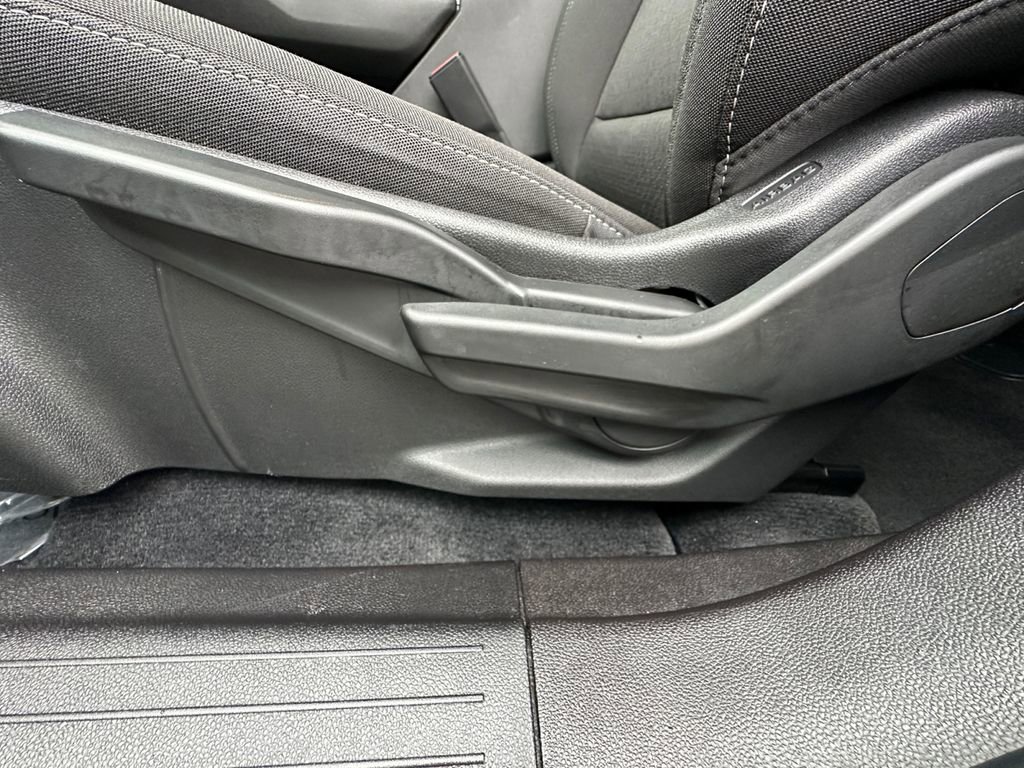 Used 2025 Chevrolet Equinox EV LT image 10