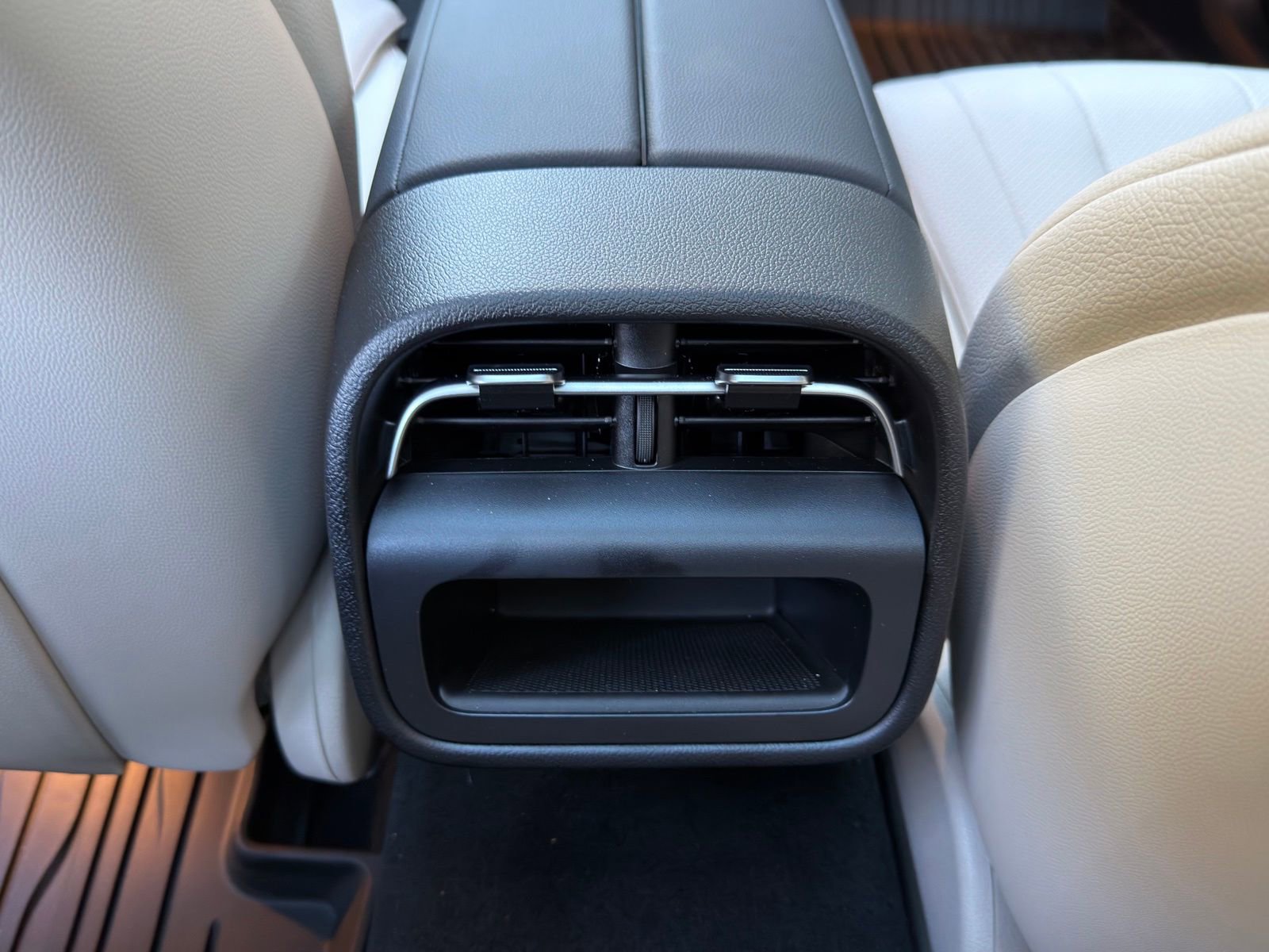 New 2026 Mercedes-Benz E 350 4MATIC Sedan image 16