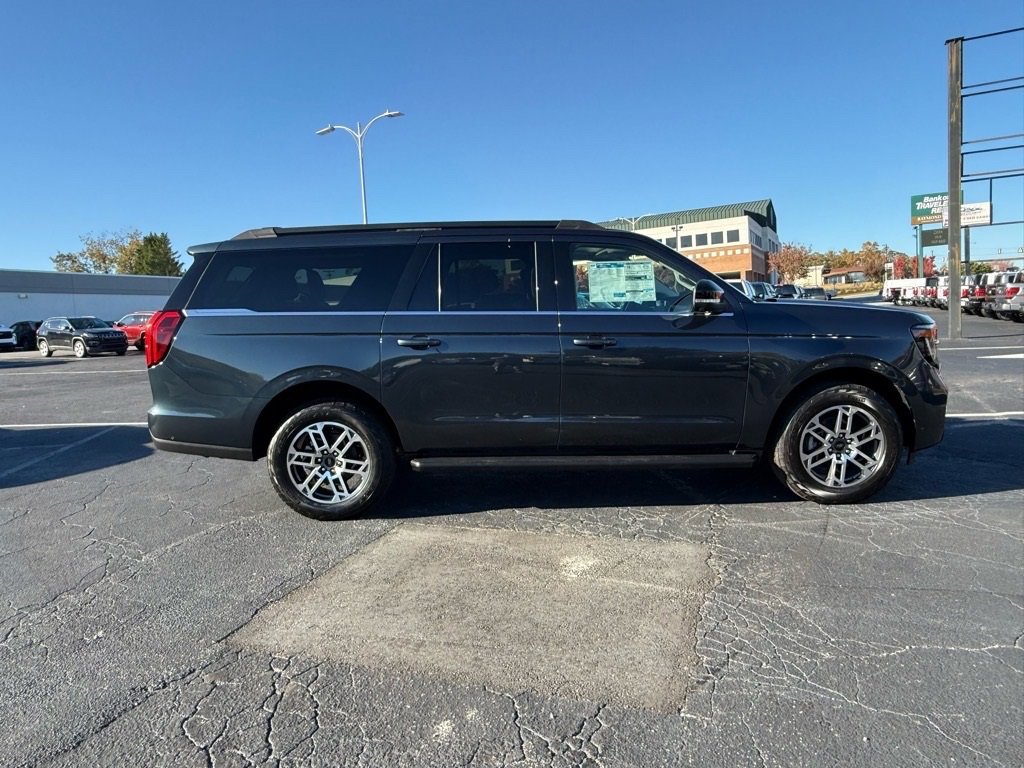 New 2025 Ford Expedition Max Active image 3