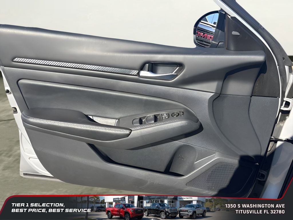 Used 2024 Nissan Altima 2.5 SV image 10