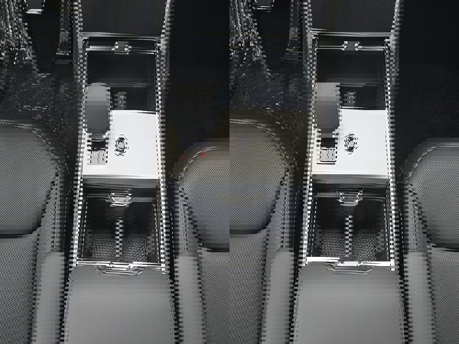 New 2026 Land Rover Range Rover Long Wheelbase SE image 21