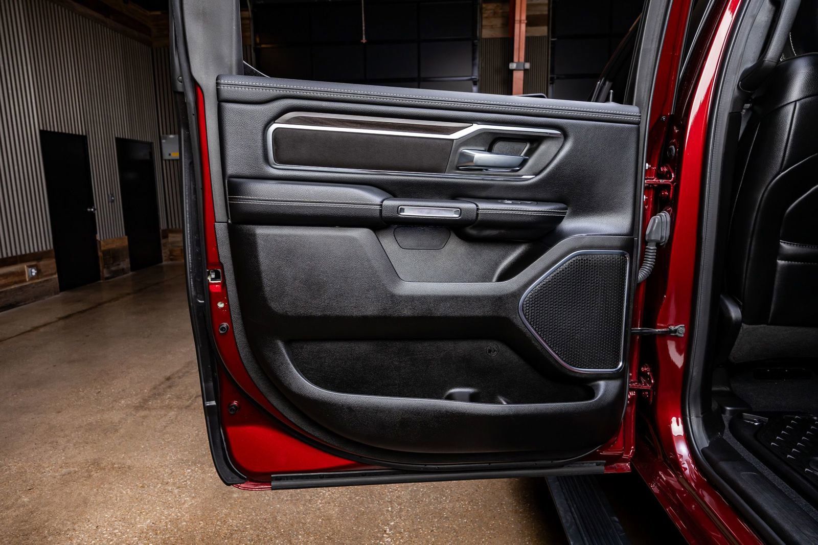 Used 2025 RAM 1500 Laramie w/ Laramie Southwest Edition image 39