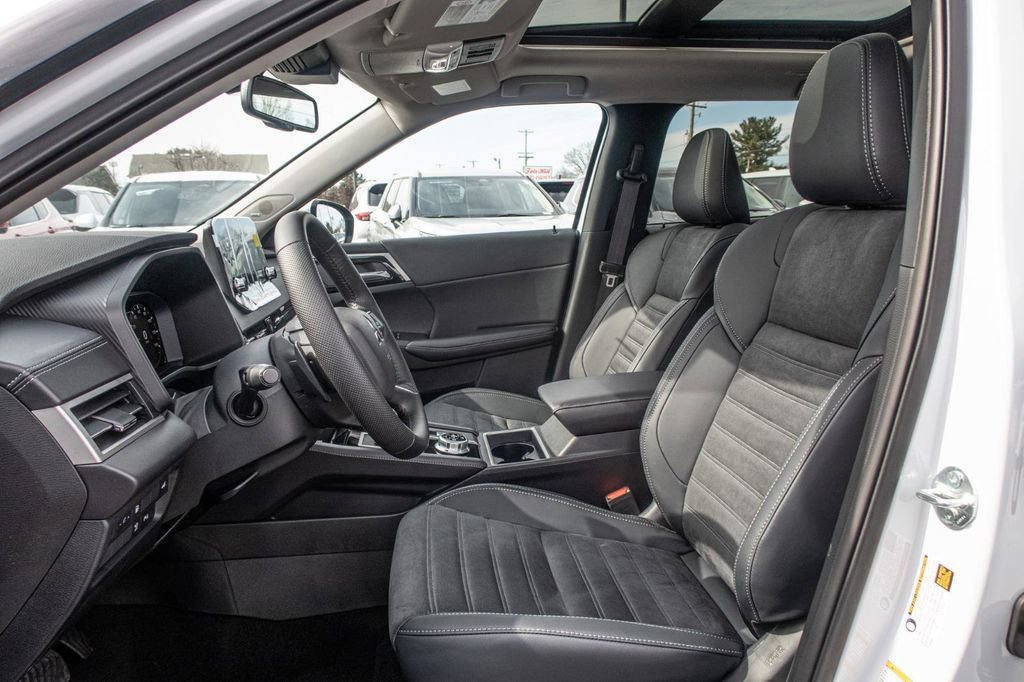 New 2025 Mitsubishi Outlander 4WD Plug-In Hybrid image 27