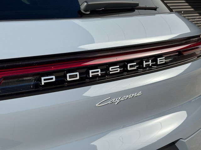 Certified 2026 Porsche Cayenne AWD/4WD image 26