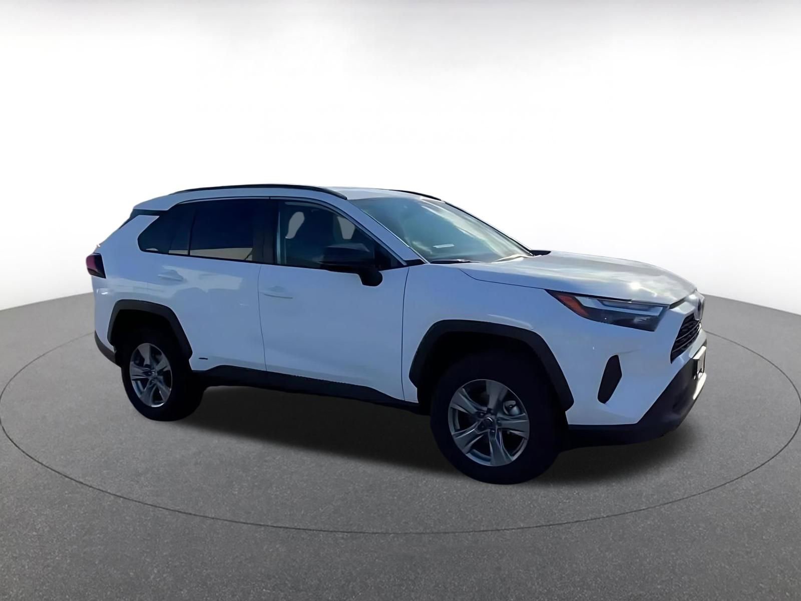 Used 2025 Toyota RAV4 LE video 2