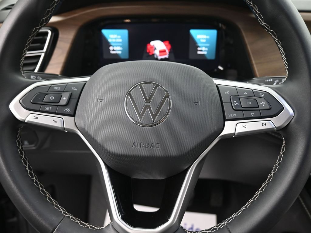 Used 2025 Volkswagen Atlas SE image 15