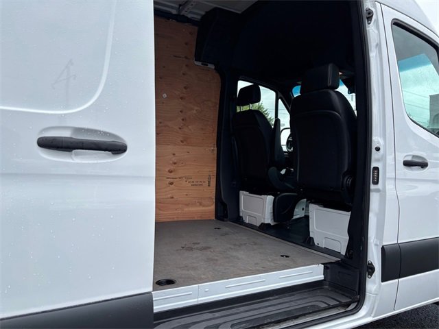 Used 2023 Mercedes-Benz Sprinter 144 Cargo image 31
