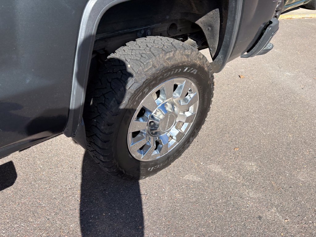 Used 2019 GMC Sierra 2500 Denali w/ Duramax Plus Package AWD/4WD image 11
