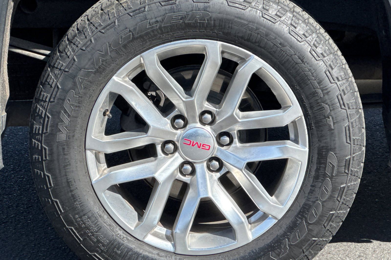 Used 2021 GMC Sierra 1500 SLT image 40