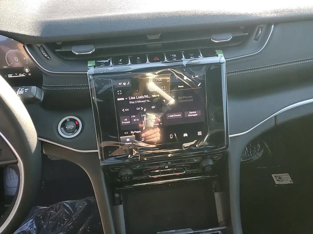 New 2025 Jeep Grand Cherokee L Altitude image 17