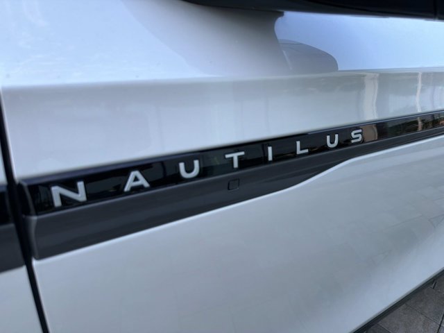 New 2026 Lincoln Nautilus Reserve w/ Jet Appearance Package AWD/4WD image 8