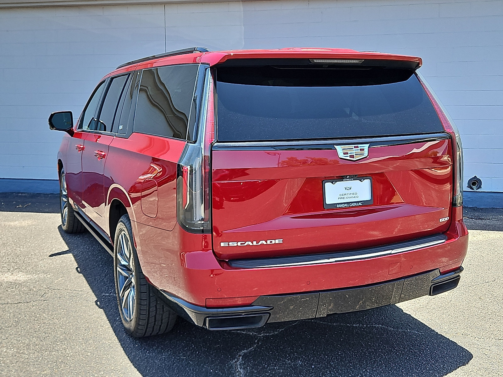 Certified 2023 Cadillac Escalade ESV Sport Platinum AWD/4WD image 3