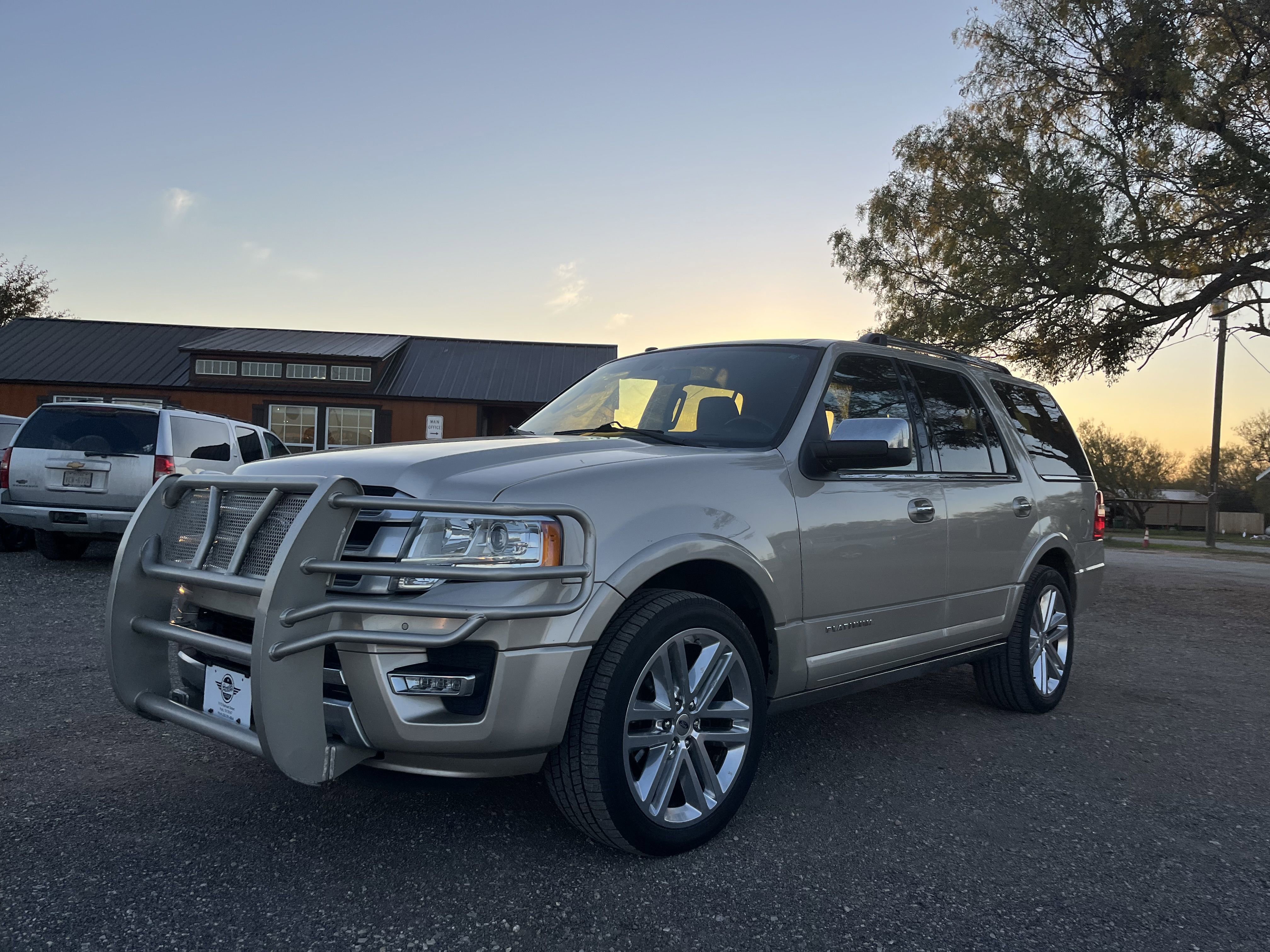Used 2017 Ford Expedition Platinum image 1