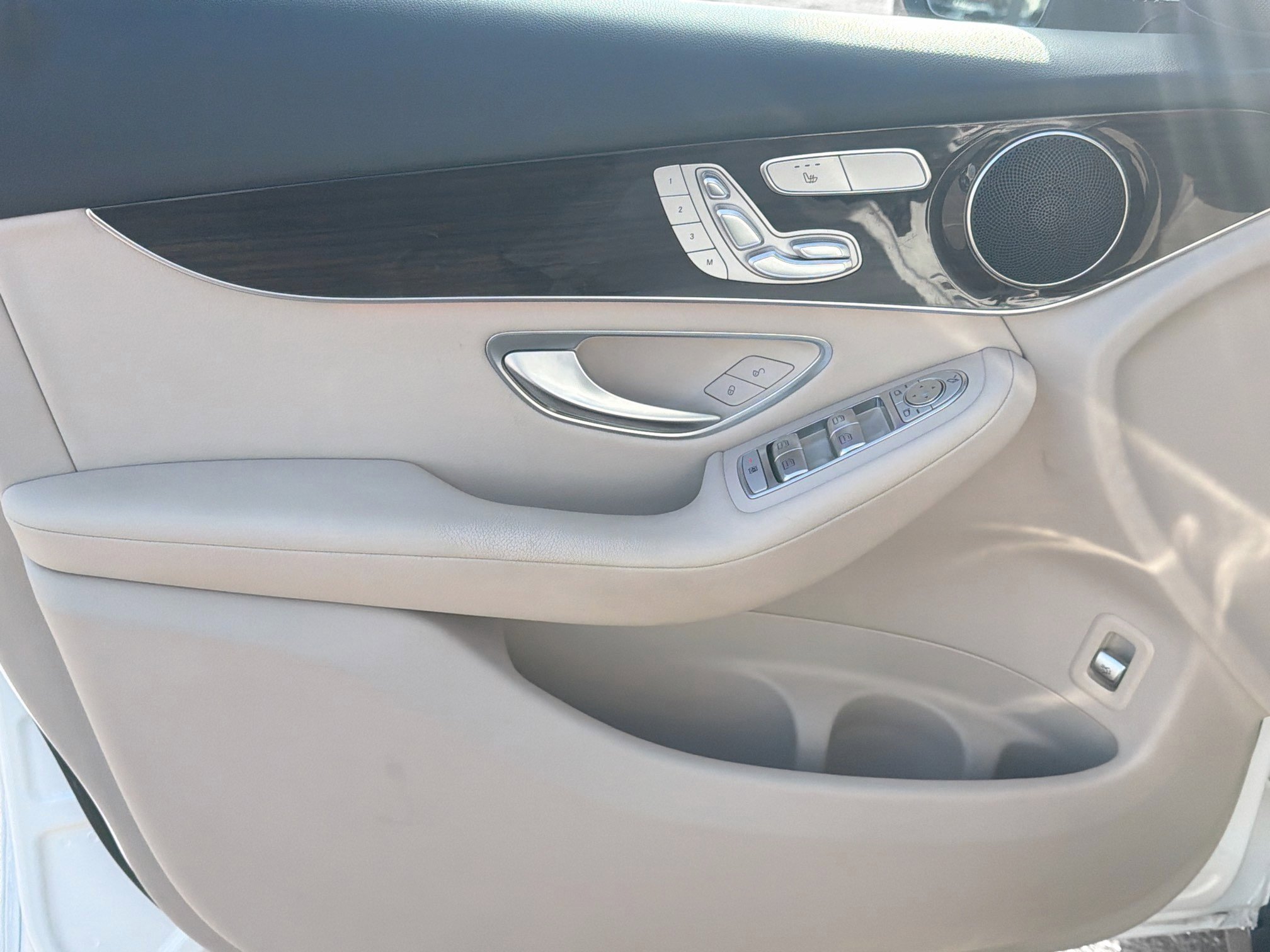 Used 2022 Mercedes-Benz GLC 300 image 22