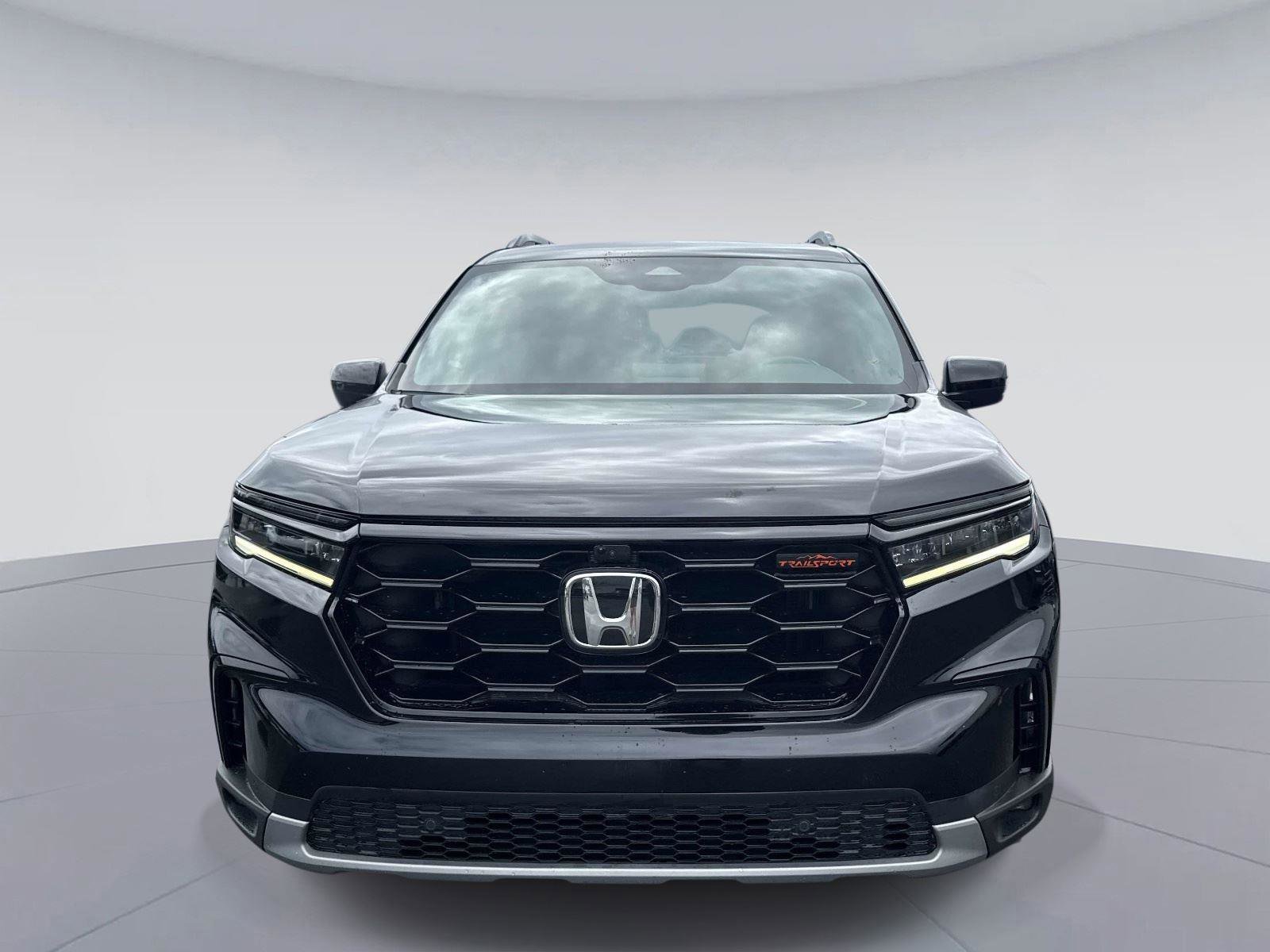 Certified 2023 Honda Pilot TrailSport image 9