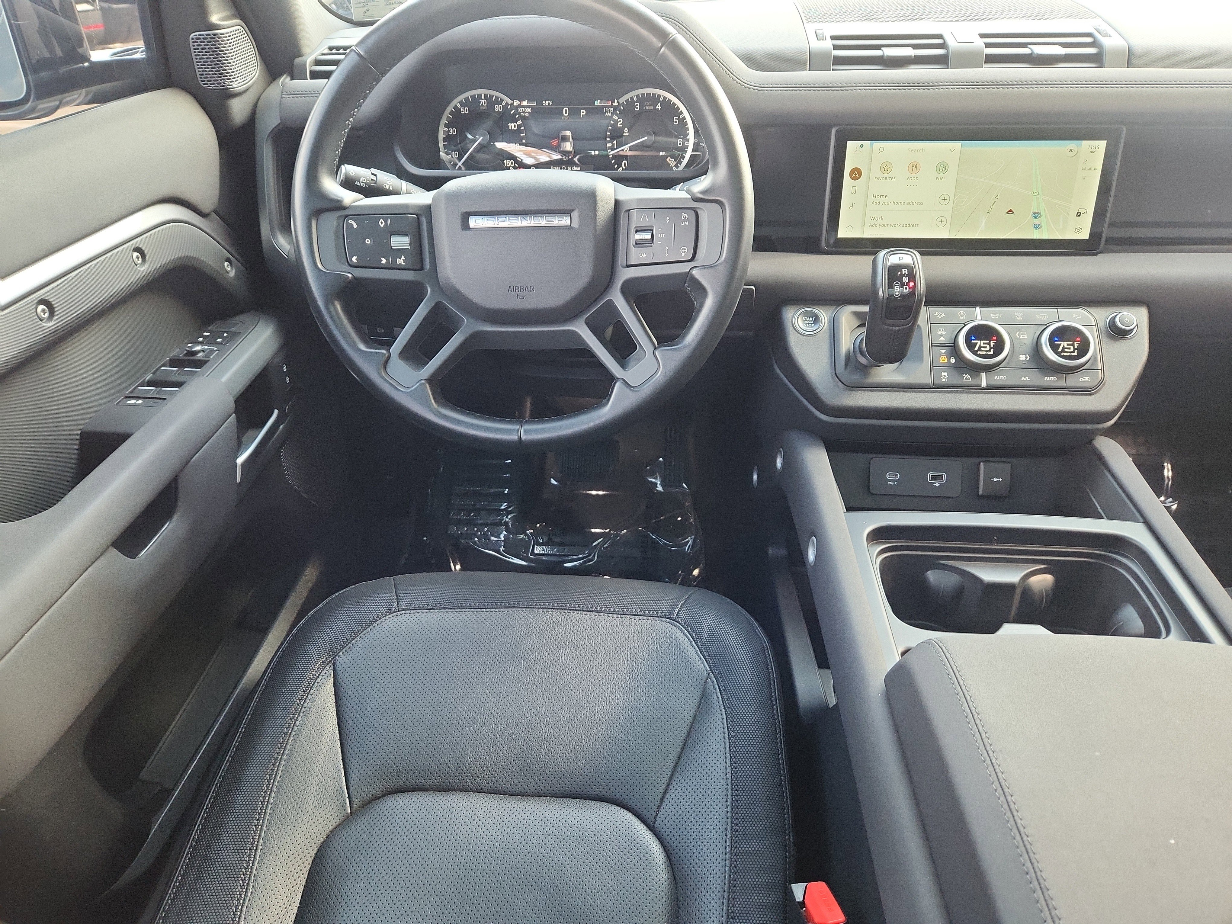 Used 2023 Land Rover Defender 110 X-Dynamic SE image 4