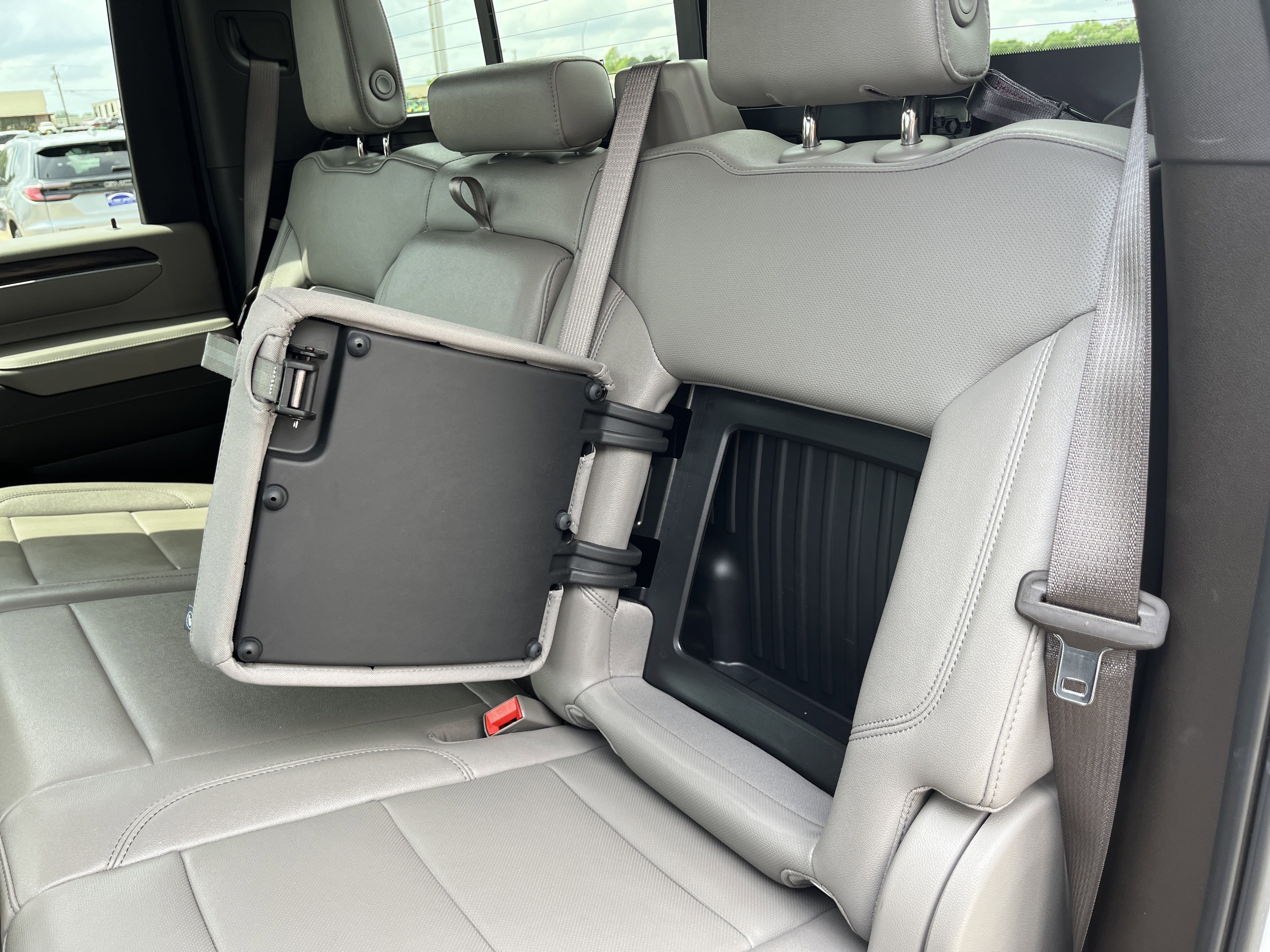 Used 2024 GMC Sierra 2500 SLT w/ SLT Premium Package image 14