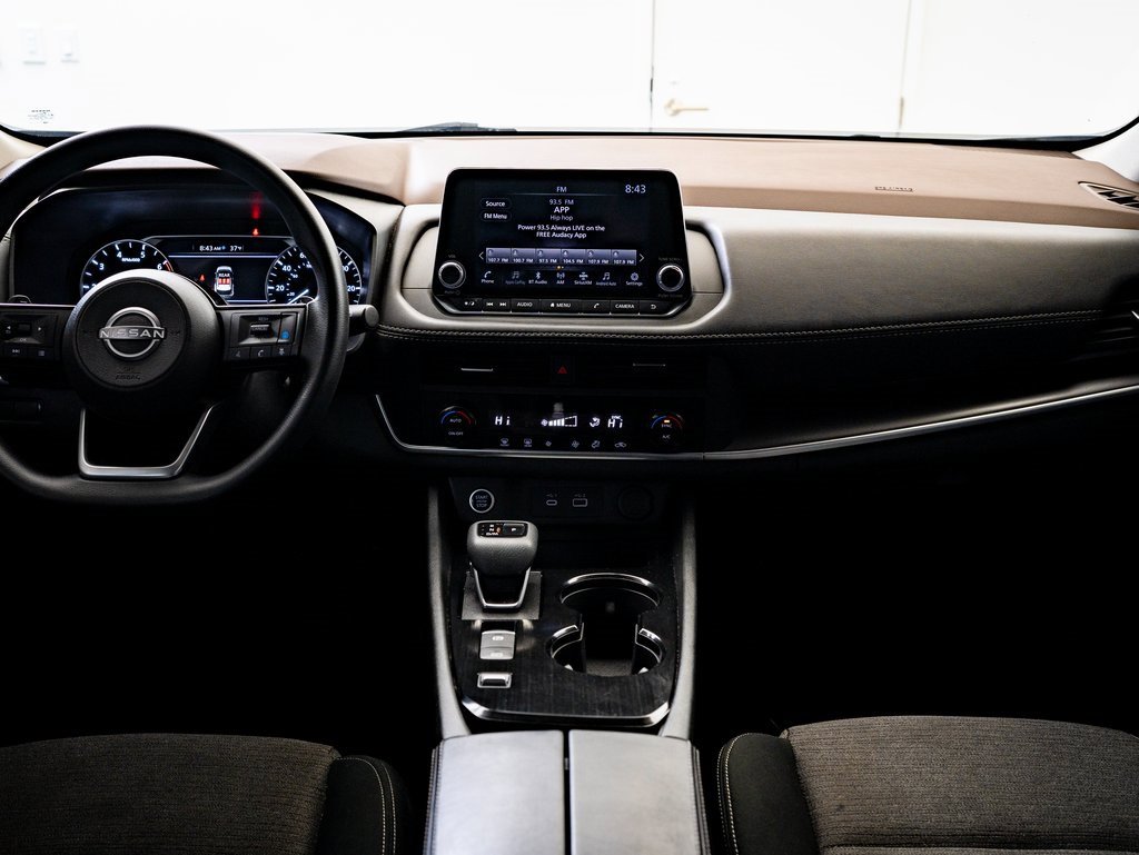 Used 2023 Nissan Rogue SV image 27