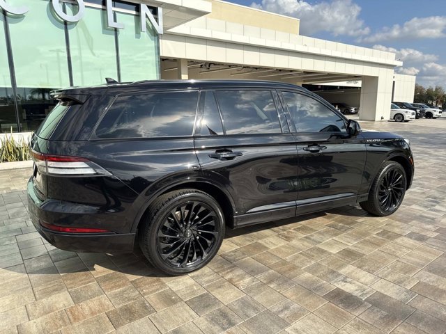 Used 2022 Lincoln Aviator Reserve w/ Equipment Group 201A image 2