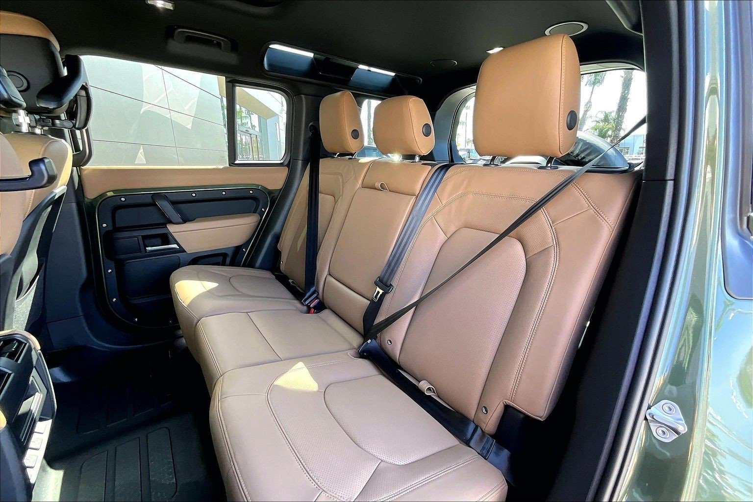 New 2026 Land Rover Defender 110 X-Dynamic SE image 10